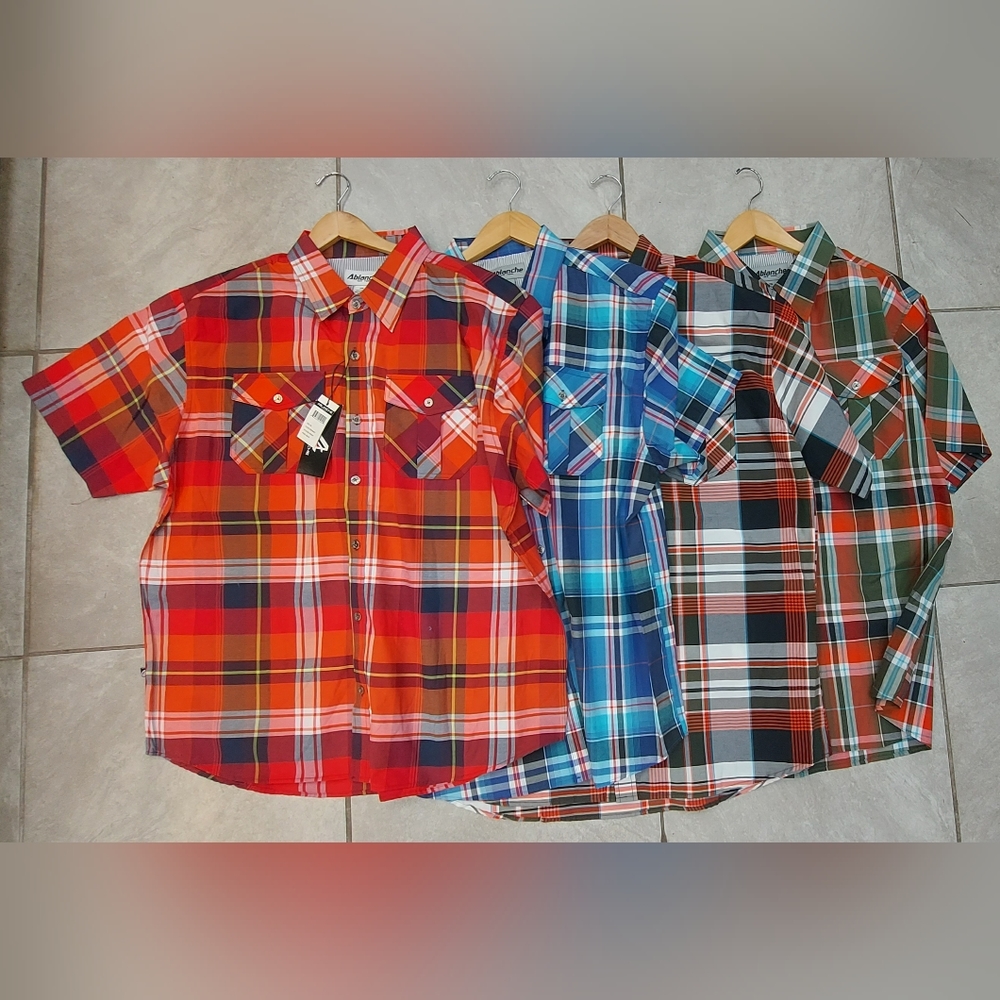 Short sleeve button ups. Size 2XL